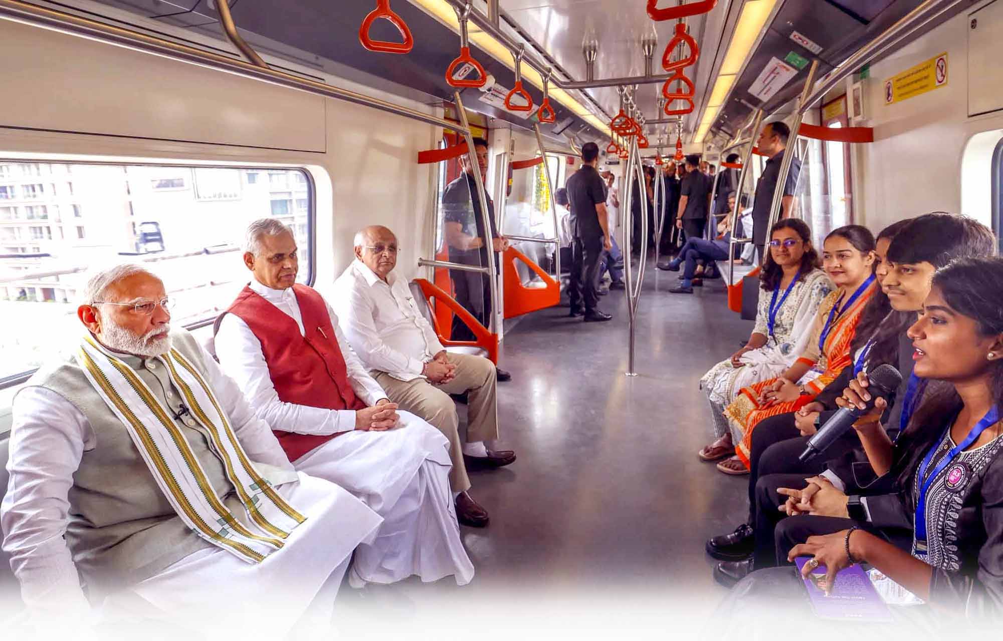 Modi traveled in Ahmedabad Metro